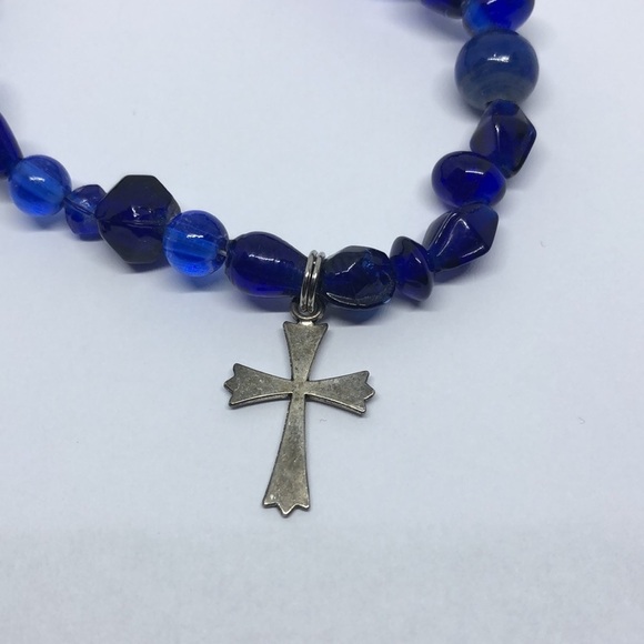 VINTAGE artisan cobalt blue art glass necklace with cross pendant - Picture 2 of 5